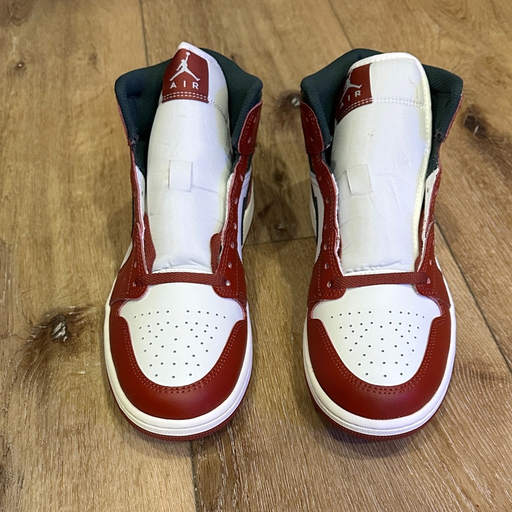 Air Jordan 1 mid SAIL/MIDNIGHT GREEN *damaged box*